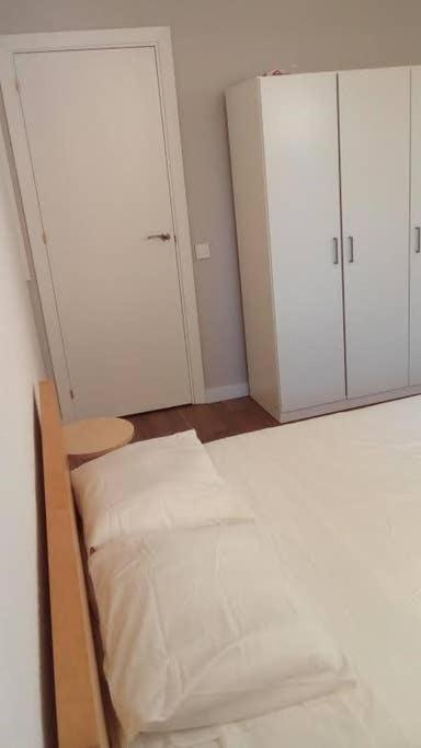 Sagarda Familia Private Sunny Room برشلونة المظهر الخارجي الصورة